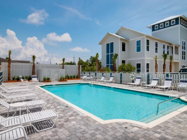 Luxury 5-Bedroom Vacation Townhome in Seagrove Beach - Golf Cart included